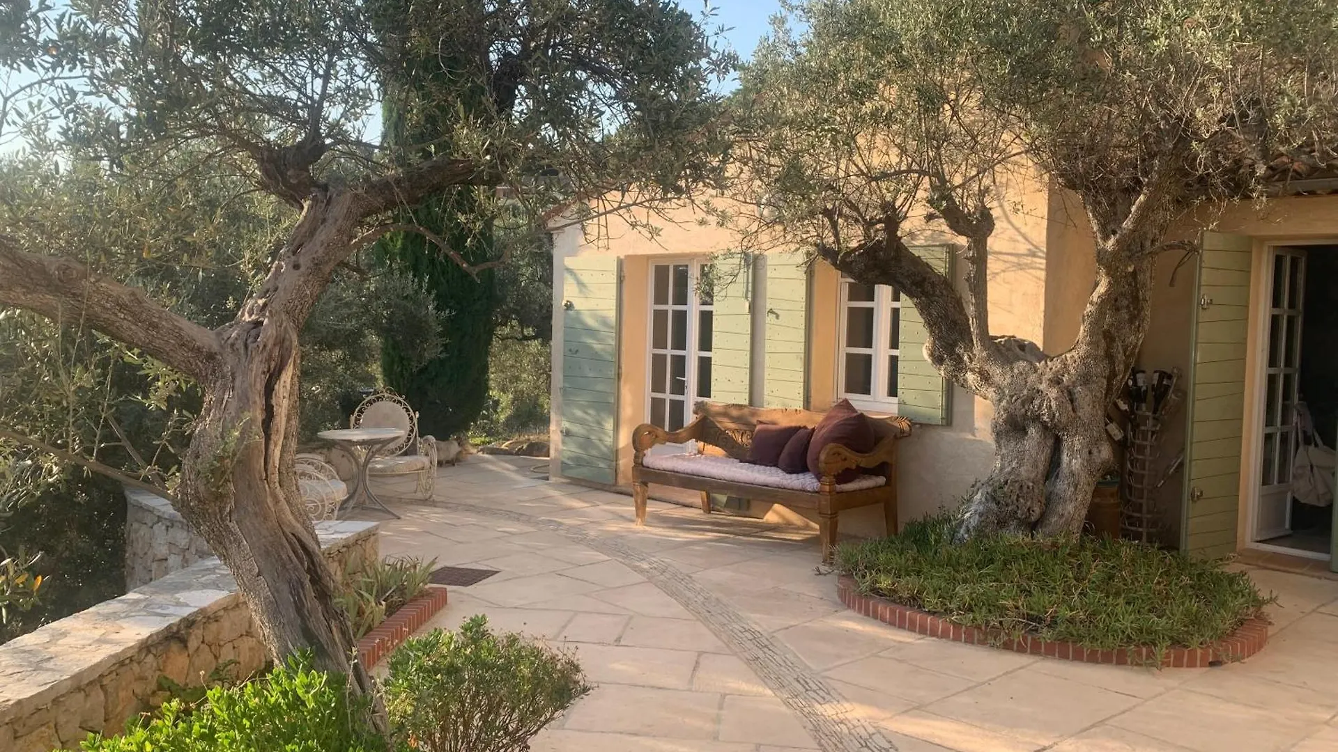La Rainette En Provence Bed & Breakfast Claviers 0*,  France
